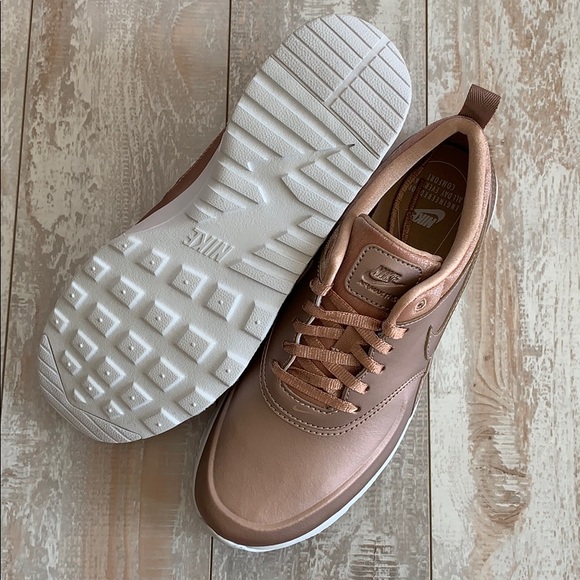 nike air max plus womens rose gold